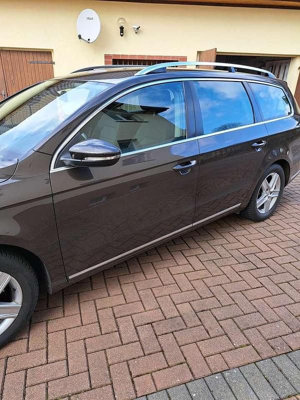Gebraucht VW Passat Edition 140 PS (102 kW) 2014 Braun Kombi