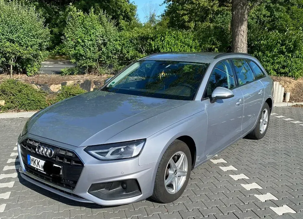 Gebraucht Audi A4 163 PS (119 kW) 2021 Silber Kombi
