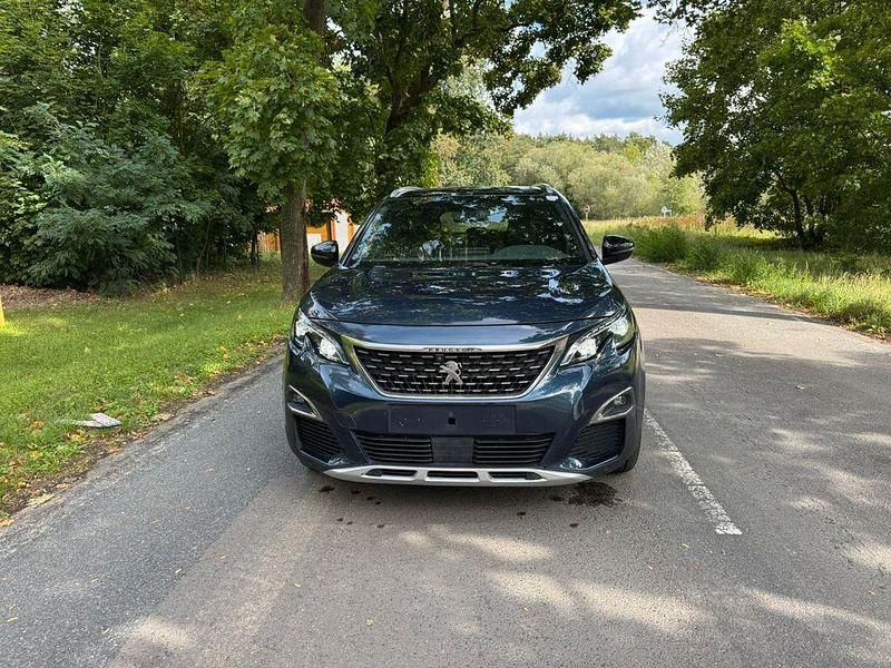 Grün Gebraucht 2019 Peugeot 5008 Allure Van / Kleinbus | 15.500 € (Superpreis) - Bild 1/4