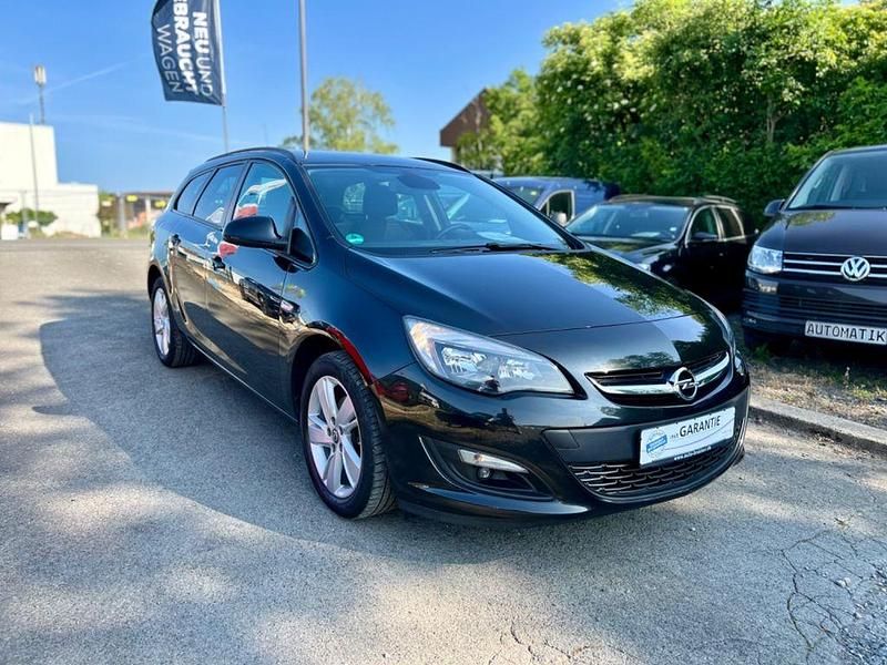 Karbonschw graphitschw midnigh Gebraucht 2016 Opel Astra Edition Kombi | 8.299 € (Etwas zu teuer) - Bild 1/4