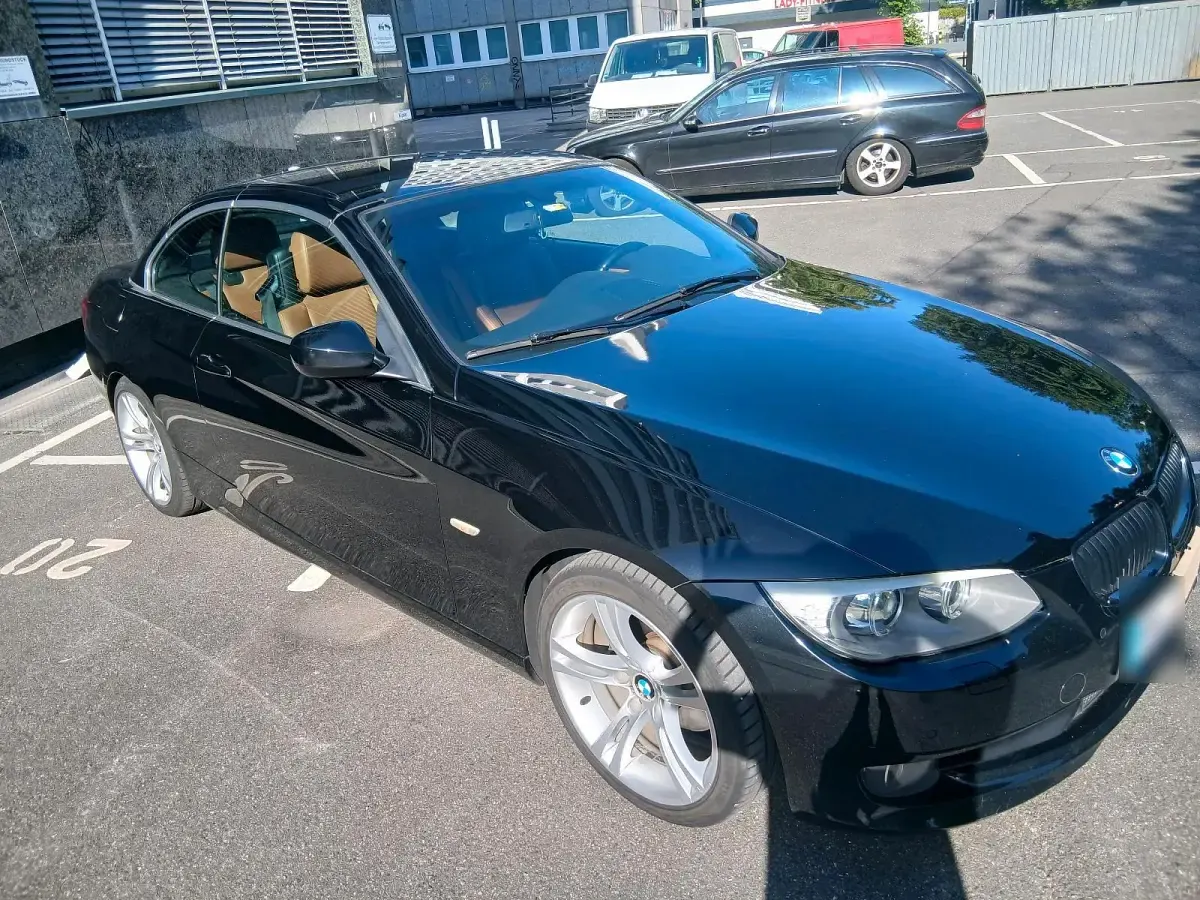 Gebraucht BMW 320 Cabriolet 184 PS (135 kW) 2011 Schwarz Cabrio