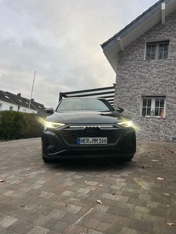 Gebraucht Audi Q8 e-tron Ambiente 250 kW (340 PS) 2023 Schwarz SUV