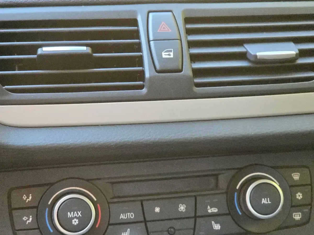 Second-hand BMW X1 Efficient Dynamics 145 CP (106 kW) 2011 Argintiu SUV