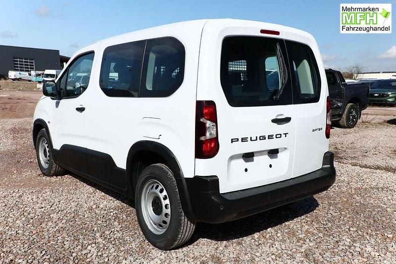 Neu Peugeot Rifter Active 102 PS (75 kW) 2025 Kaolin weiß uni Van / Kleinbus