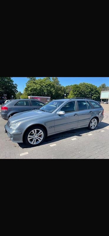 Grau Gebraucht 2004 Mercedes C180 Kombi | 990 € (Superpreis) - Bild 1/4