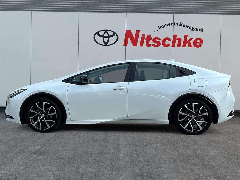 Gebraucht Toyota Prius Executive 223 PS (164 kW) 2023 Platinumweiß perleffekt Kleinwagen