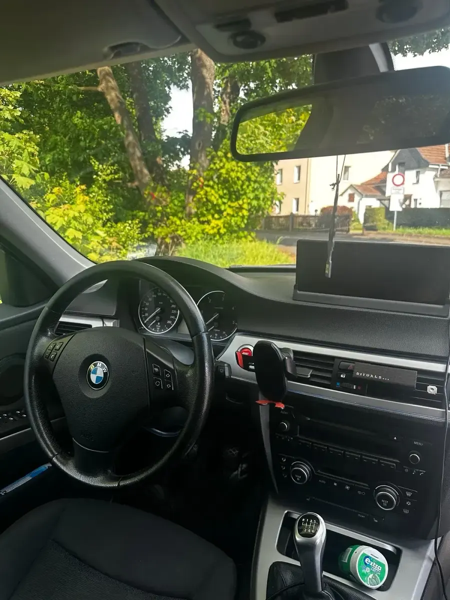 Gebraucht BMW 318 143 PS (105 kW) 2008 Blau Kombi