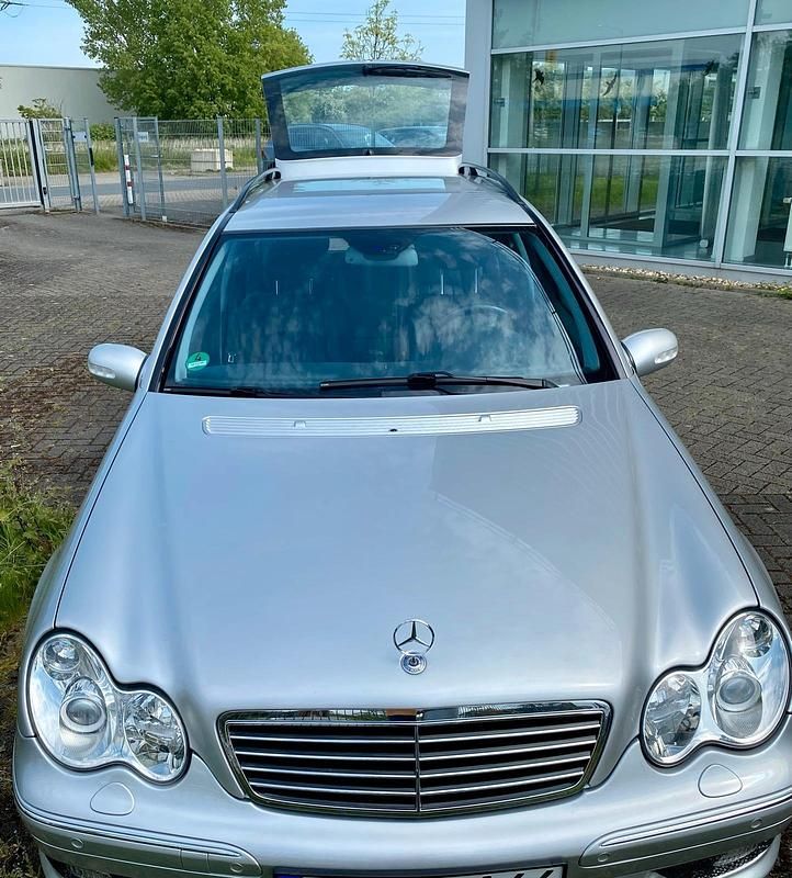 Grau Gebraucht 2002 Mercedes C32 AMG AMG Kombi | 16.500 € - Bild 1/4