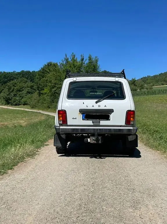 Gebraucht Lada niva 83 PS (61 kW) 2020 Weiß SUV