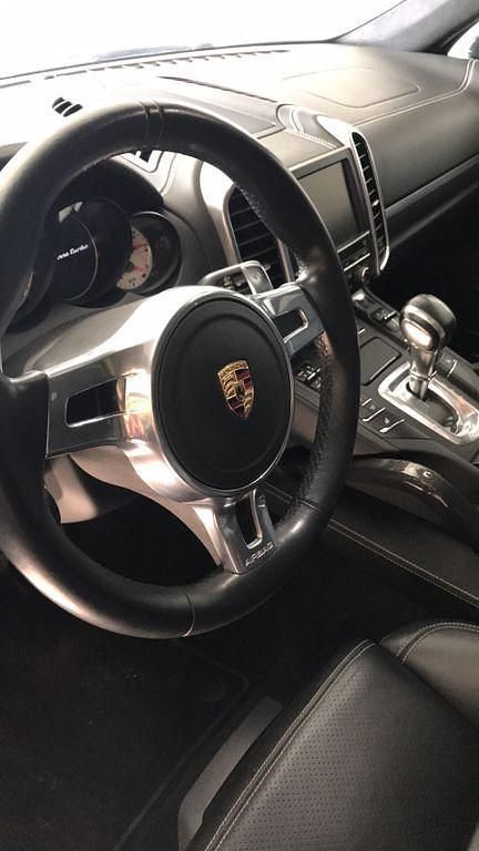 Gebraucht Porsche Cayenne Turbo 500 PS (367 kW) 2012 Schwarz SUV