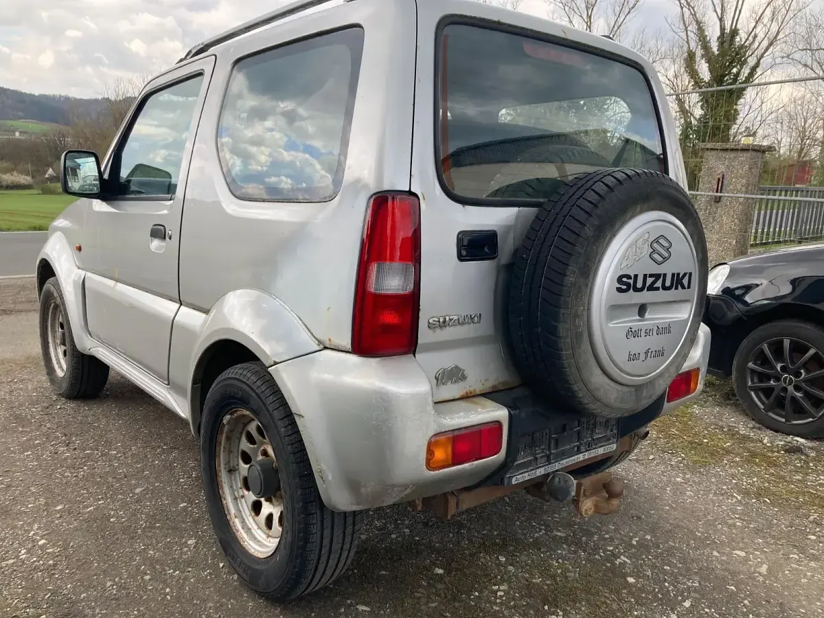 Używany Suzuki Jimny 86 KM (63 kW) 2003 Srebrny SUV