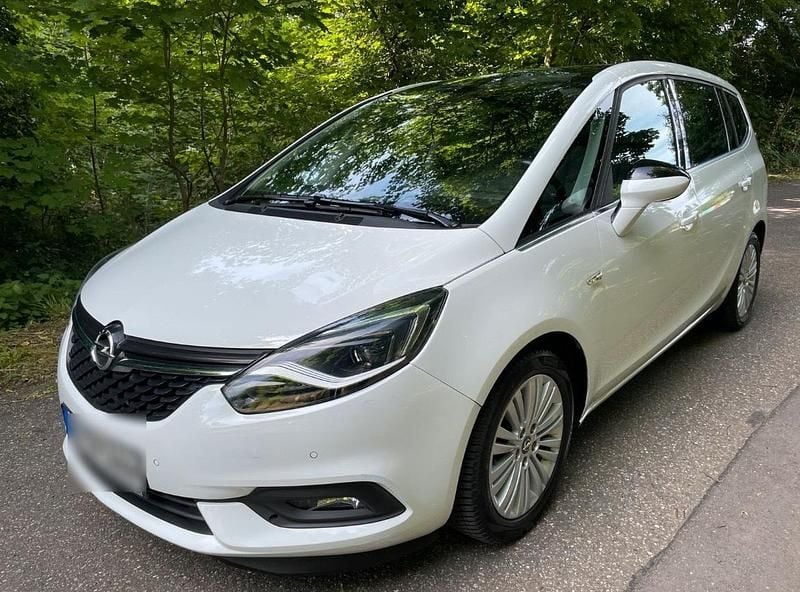 Weiß Gebraucht 2016 Opel Zafira Tourer Van / Kleinbus | 11.950 € (Fairer Preis) - Bild 1/4
