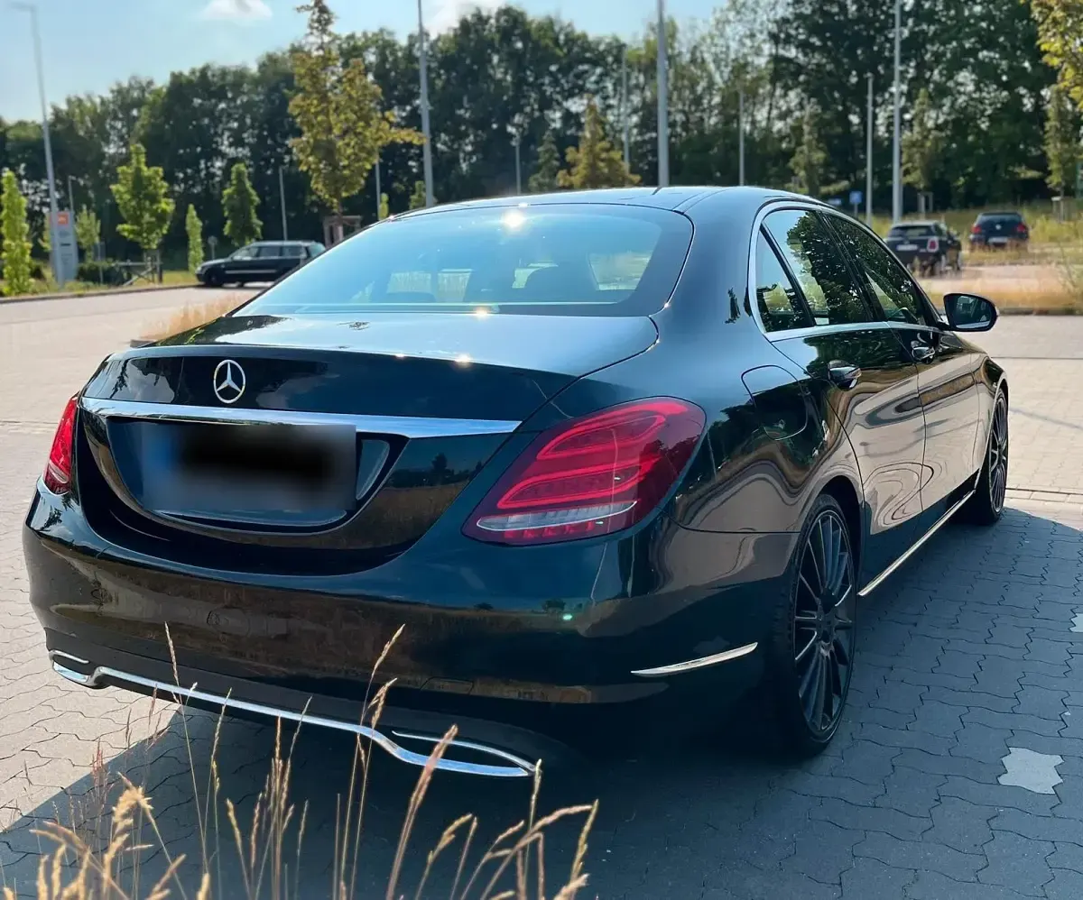 Gebraucht Mercedes C180 AMG 156 PS (114 kW) 2015 Schwarz Limousine