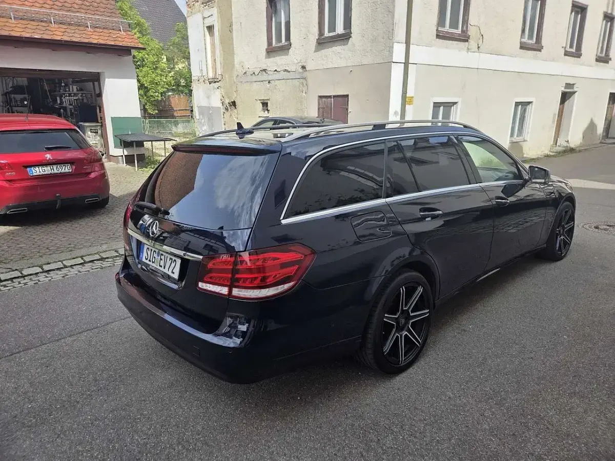 Gebraucht Mercedes E250 Elegance 204 PS (150 kW) 2014 Kombi