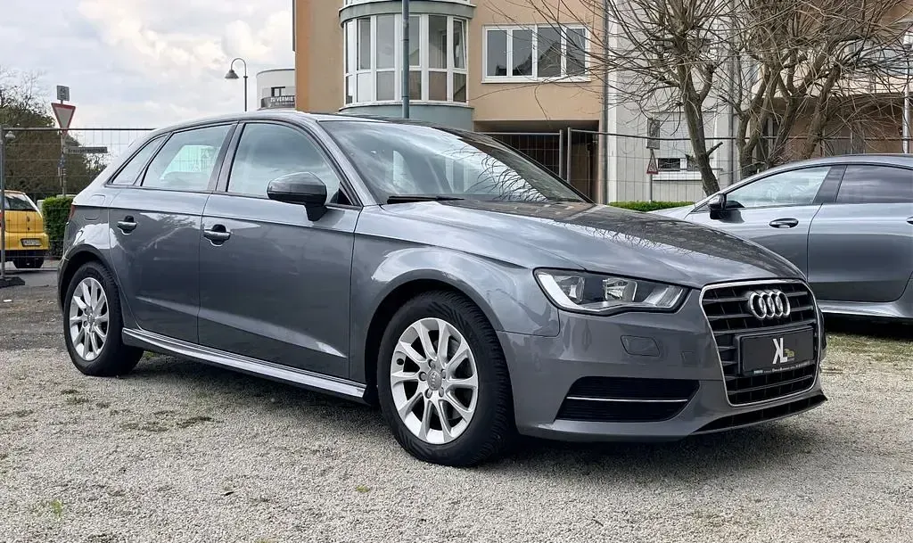 Używany Audi A3 Attraction 110 KM (80 kW) 2014 Szary Sedan/Limuzyna