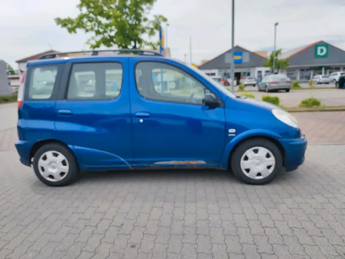 Gebraucht Toyota Yaris 84 PS (61 kW) 2004 Blau Kombi