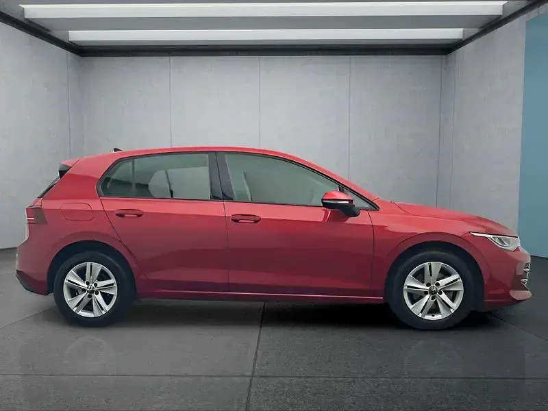Gebraucht VW Golf VIII 116 PS (85 kW) 2025 Rot Kleinwagen