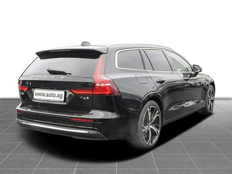 Gebraucht Volvo V60 Plus 349 PS (256 kW) 2025 Onyx black Kombi