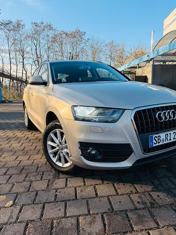 Grau Gebraucht 2013 Audi Q3 SUV | 12.500 € (Fairer Preis) - Bild 1/4
