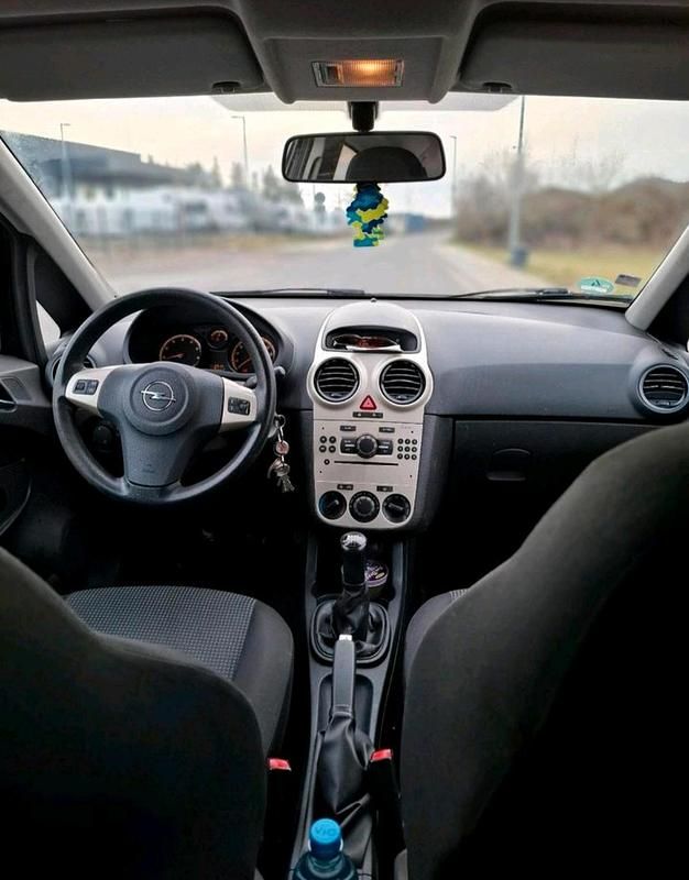 Second-hand Opel Corsa 90 CP (66 kW) 2009 Negru Hatchback