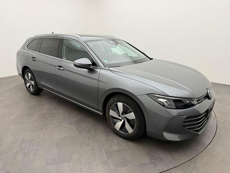 Gebraucht VW Passat Business 204 PS (150 kW) 2025 Grau Kombi