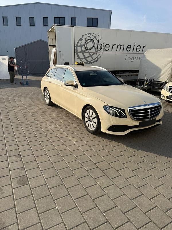 Gebraucht Mercedes E200 150 PS (110 kW) 2018 Beige Kombi