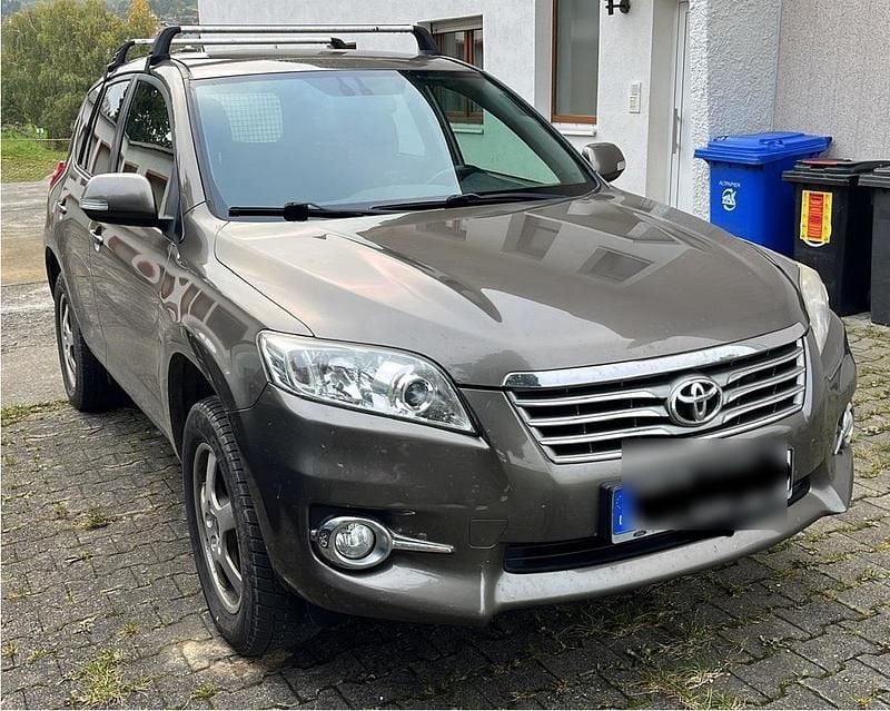 Braun Gebraucht 2010 Toyota RAV4 SUV | 6.500 € (Fairer Preis) - Bild 1/3