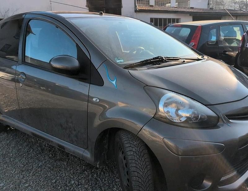 Schwarz Gebraucht 2012 Toyota Aygo Kleinwagen | 2.990 € (Guter Preis) - Bild 1/4