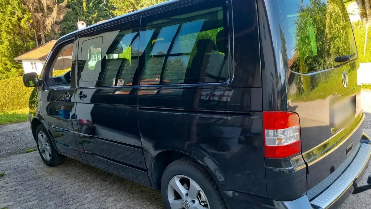 Gebraucht VW Multivan 131 PS (96 kW) 2008 Schwarz Van / Kleinbus