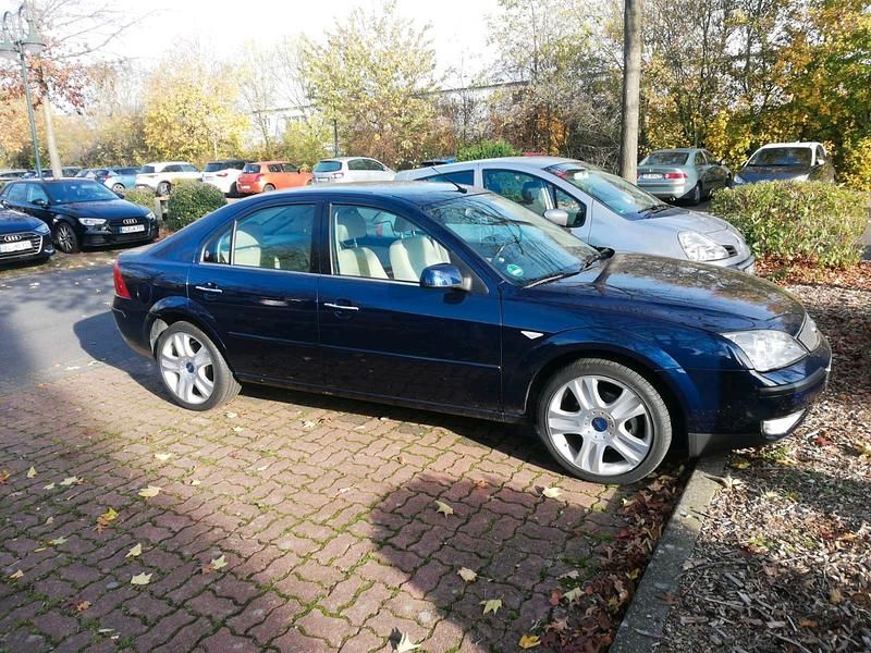 Blau Gebraucht 2003 Ford Mondeo Limousine | 4.900 € (Teuer) - Bild 1/4
