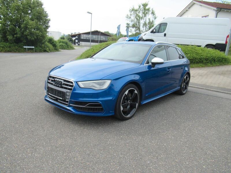 Blau Gebraucht 2014 Audi S3 Ambiente Limousine | 17.990 € (Guter Preis) - Bild 1/4