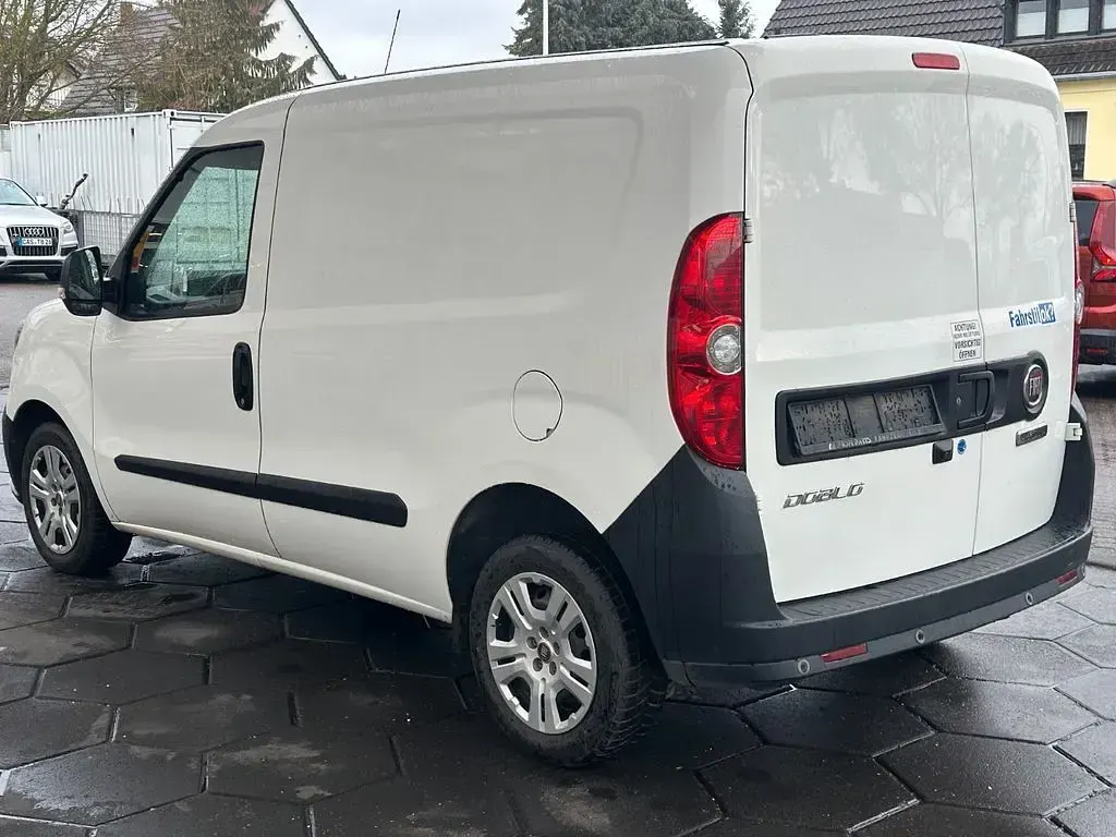 Gebraucht Fiat Doblò 105 PS (77 kW) 2021 Weiß Van / Kleinbus