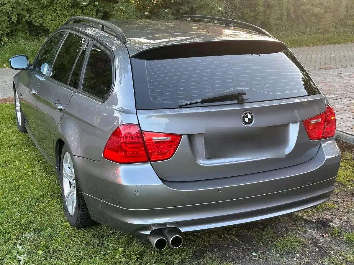 Gebraucht BMW 320 170 PS (125 kW) 2009 Grau Kombi
