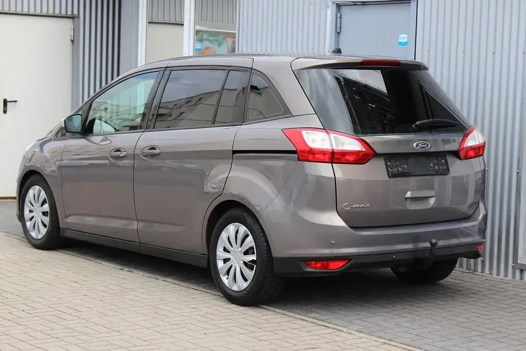 Gebraucht Ford Grand C-Max 140 PS (102 kW) 2012 Braun Van / Kleinbus