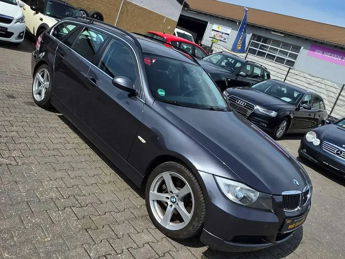 Gebraucht BMW 325 218 PS (160 kW) 2006 Sparkling graphite metallic Kombi