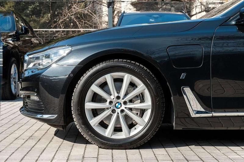 Gebraucht BMW 740 iPerformance 326 PS (239 kW) 2018 Schwarz Limousine