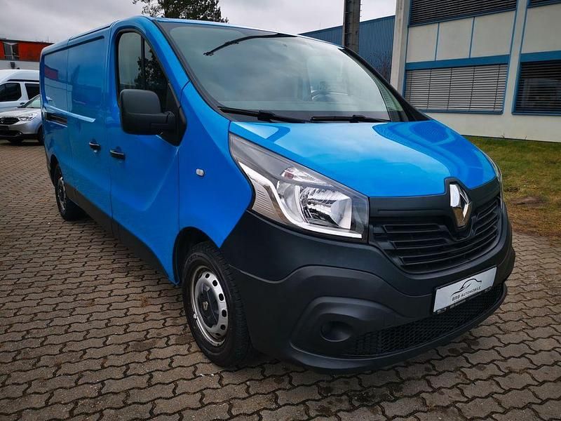 Gebraucht Renault Trafic Komfort 95 PS (69 kW) 2017 Blau Van / Kleinbus