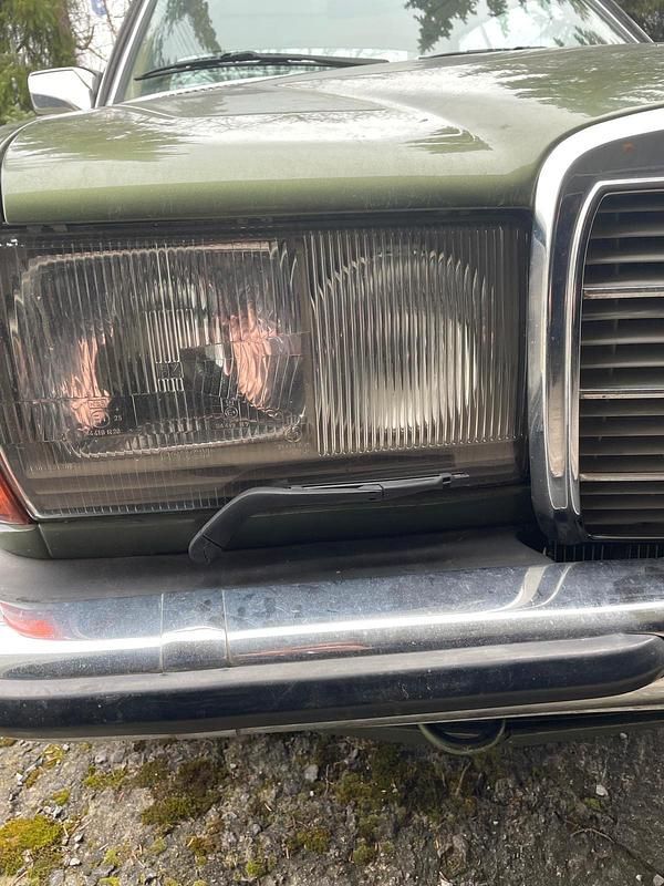 Second-hand Mercedes 230 1977 Coupe