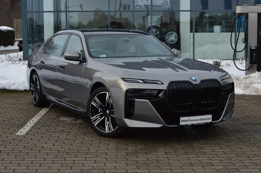 Gebraucht BMW i7 M Sport 334 kW (455 PS) 2025 Grau Limousine