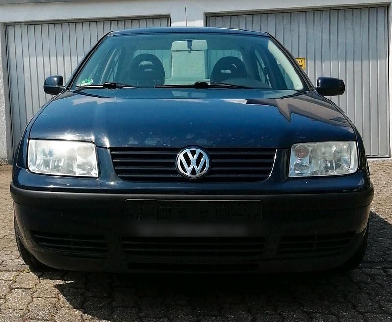 Gebraucht VW Bora Trendline 101 PS (74 kW) 1999 Blau Limousine