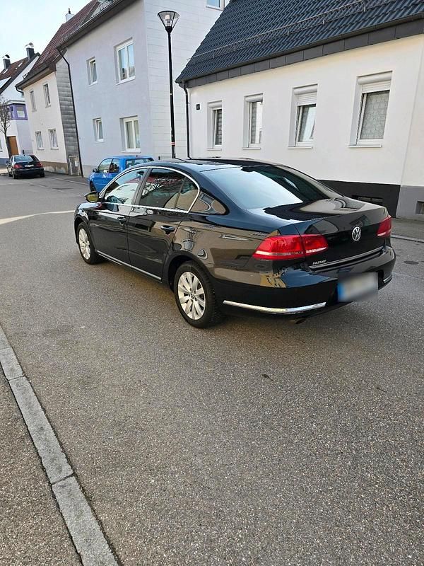 Second-hand VW Passat 122 CP (89 kW) 2013 Negru Berlinǎ