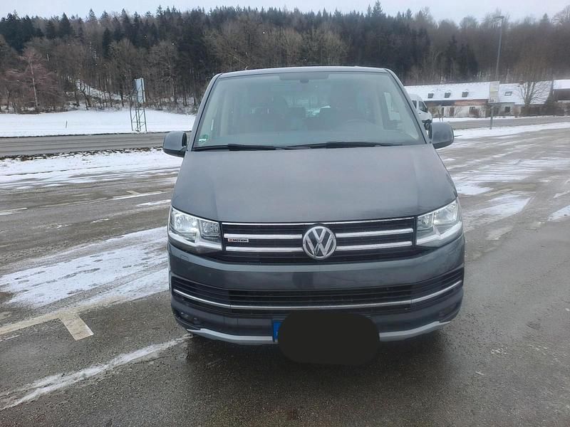 Grau Gebraucht 2017 VW Multivan PanAmericana Van | 37.600 € (Teuer) - Bild 1/4