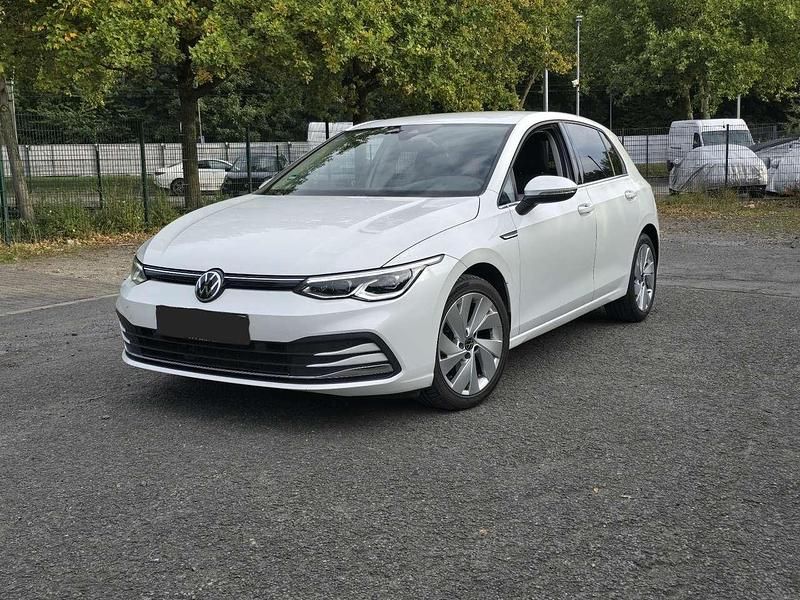 Gebraucht VW Golf VII Style 150 PS (110 kW) 2020 Weiß Limousine