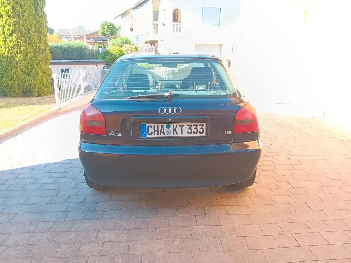 Gebraucht Audi A3 Ambiente 101 PS (74 kW) 1998 Blau Kleinwagen