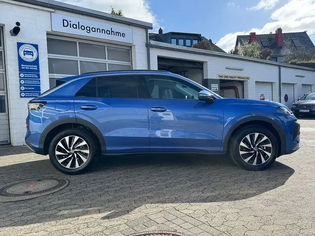Gebraucht VW T-Roc Life 150 PS (110 kW) 2026 Blau SUV
