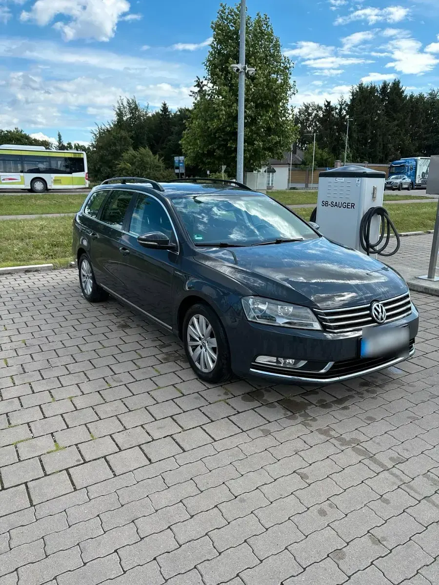 Gebraucht VW Passat 140 PS (102 kW) 2012 Grau Kombi