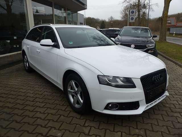 Gebraucht Audi A4 Attraction 143 PS (105 kW) 2010 Ibisweiß Kombi