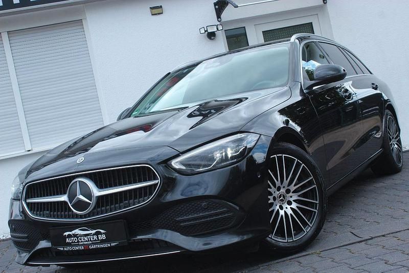 Schwarz Gebraucht 2022 Mercedes C220 Avantgarde Limousine | 22.900 € (Fairer Preis) - Bild 1/4