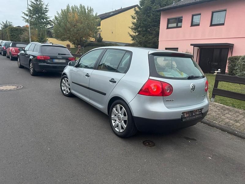 Gebraucht VW Golf V 115 PS (84 kW) 2004 Silber Kleinwagen