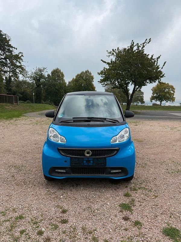 Blau Gebraucht 2013 Smart ForTwo Coupé Passion Coupé | 5.499 € (Etwas zu teuer) - Bild 1/4